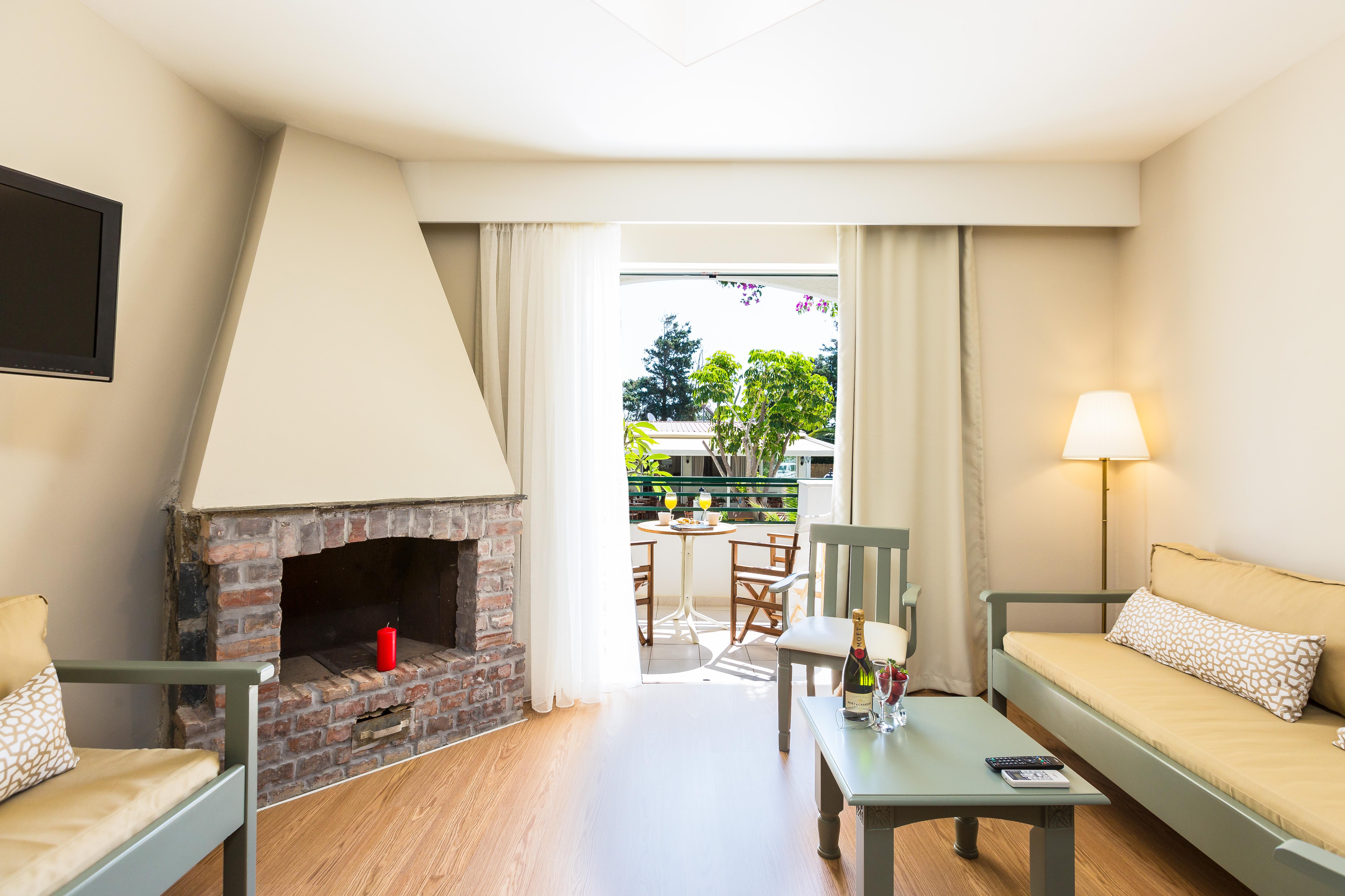 Trefon Hotel Apartments And Family Suites Платанес Екстериор снимка