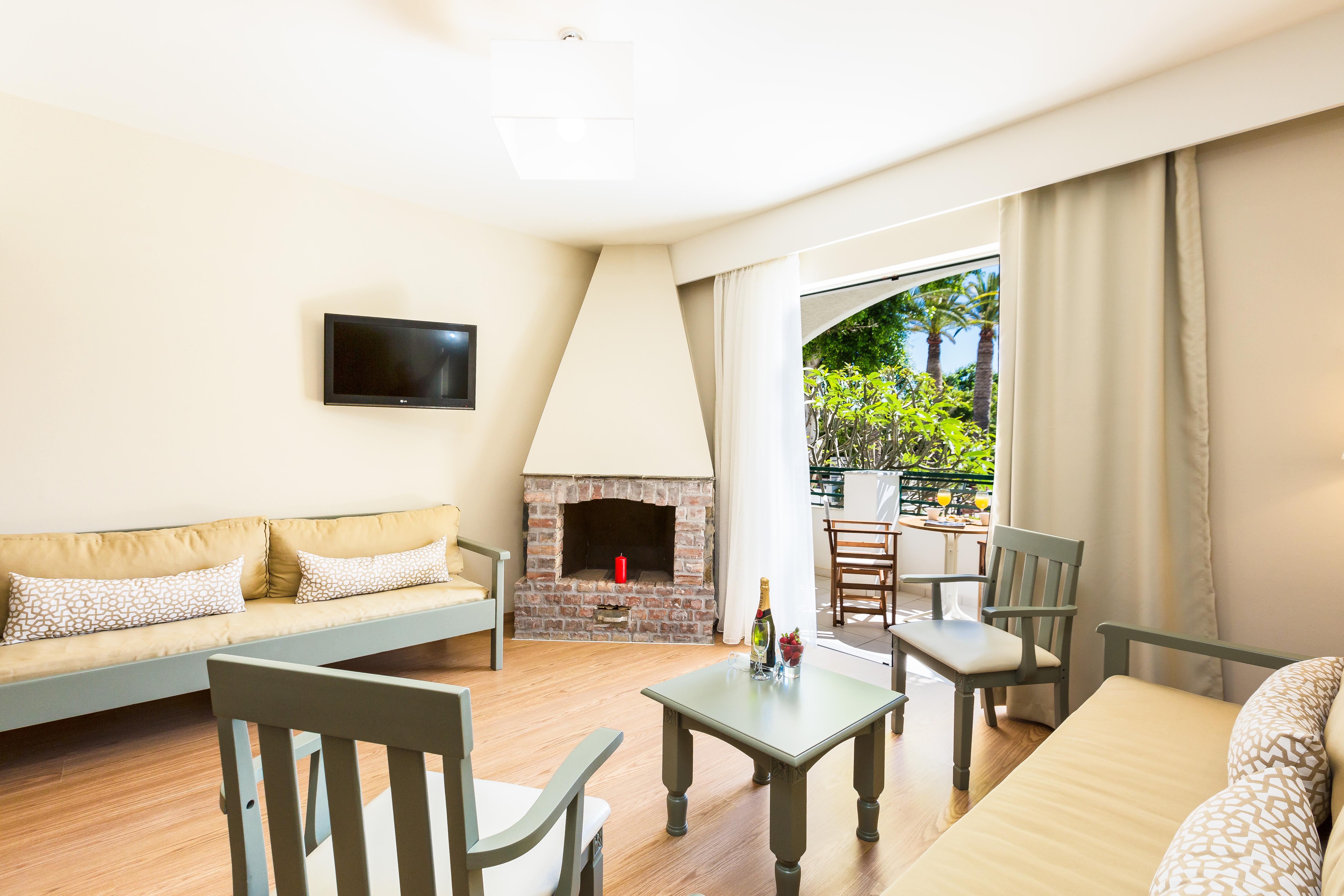 Trefon Hotel Apartments And Family Suites Платанес Екстериор снимка