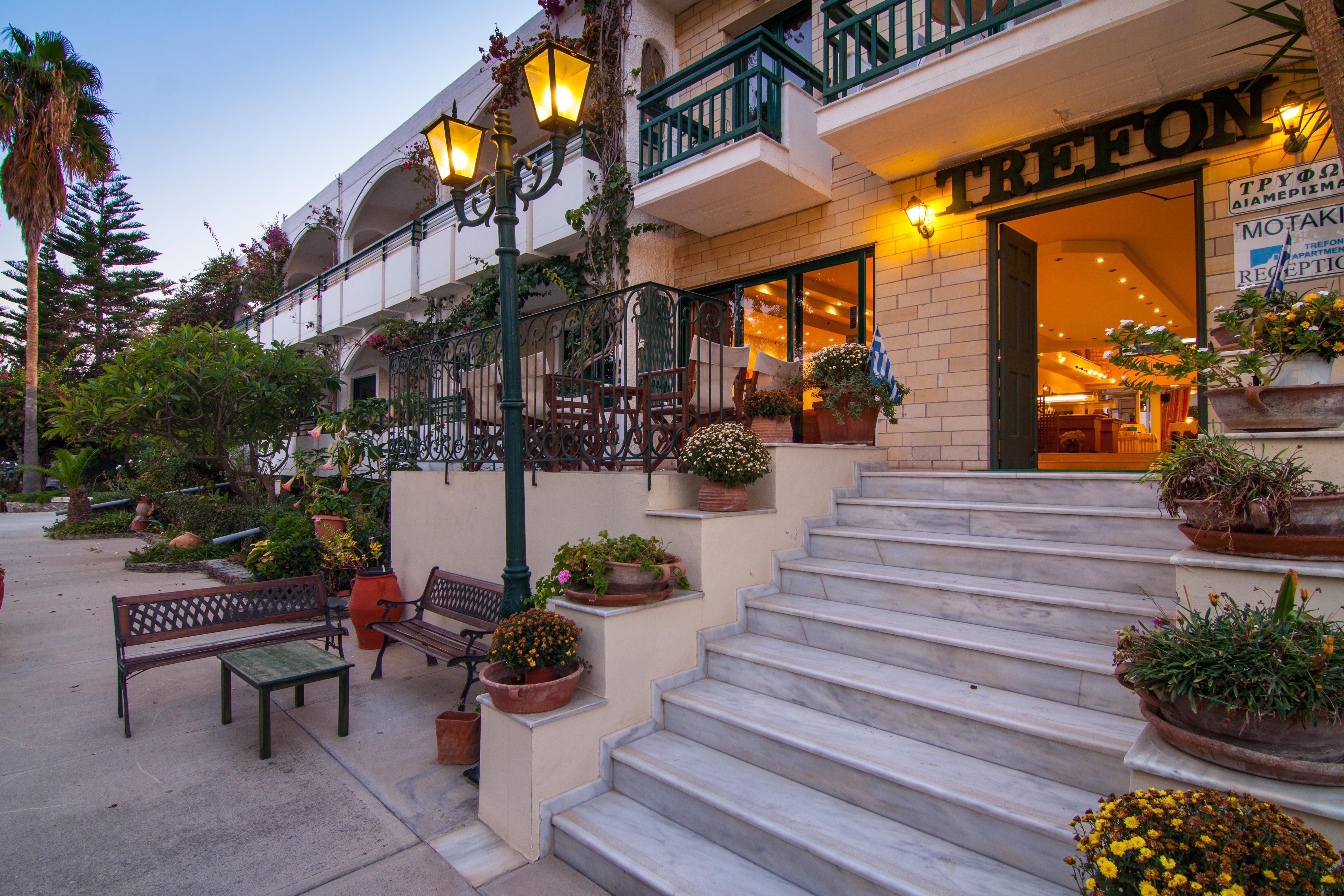 Trefon Hotel Apartments And Family Suites Платанес Екстериор снимка