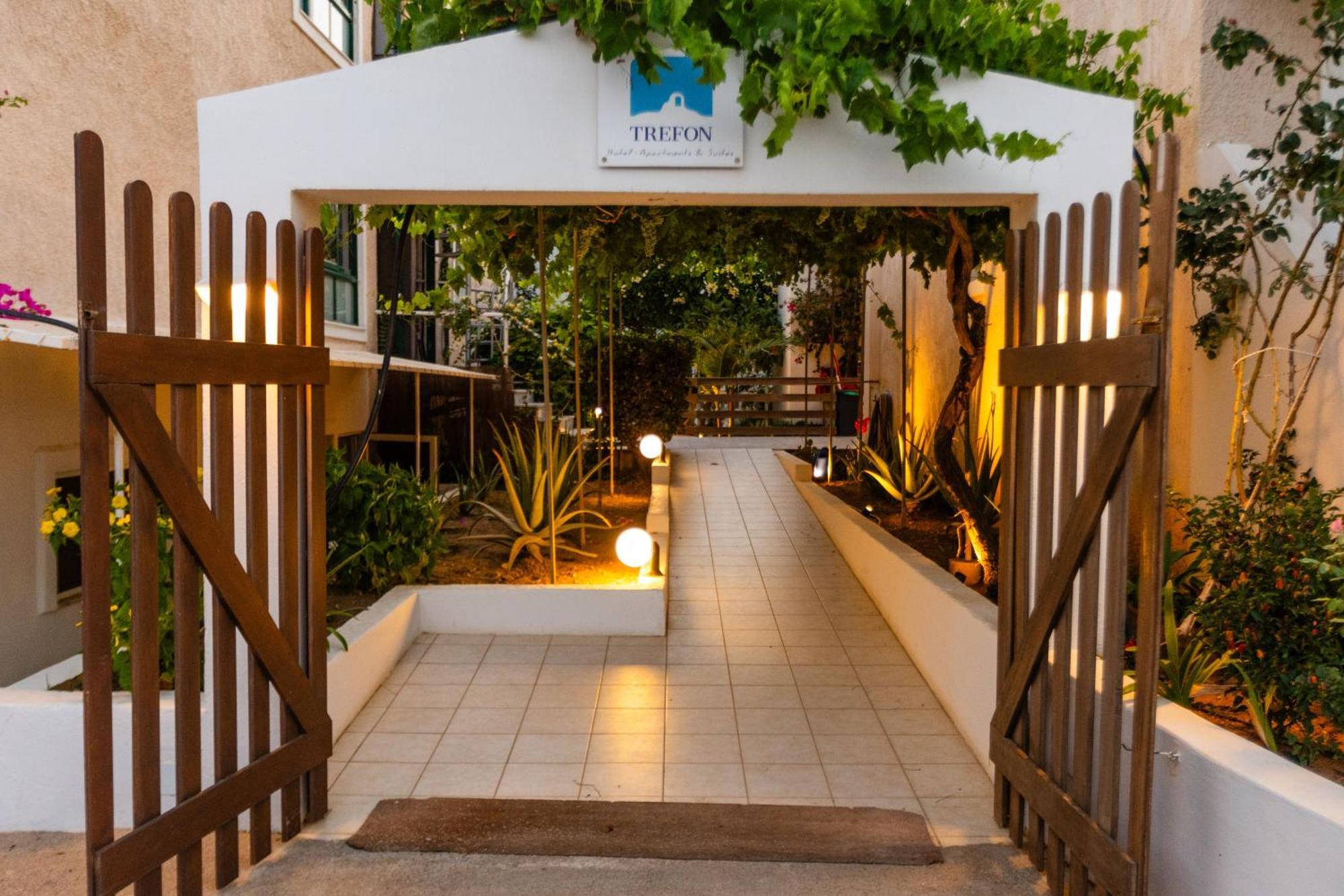 Trefon Hotel Apartments And Family Suites Платанес Екстериор снимка
