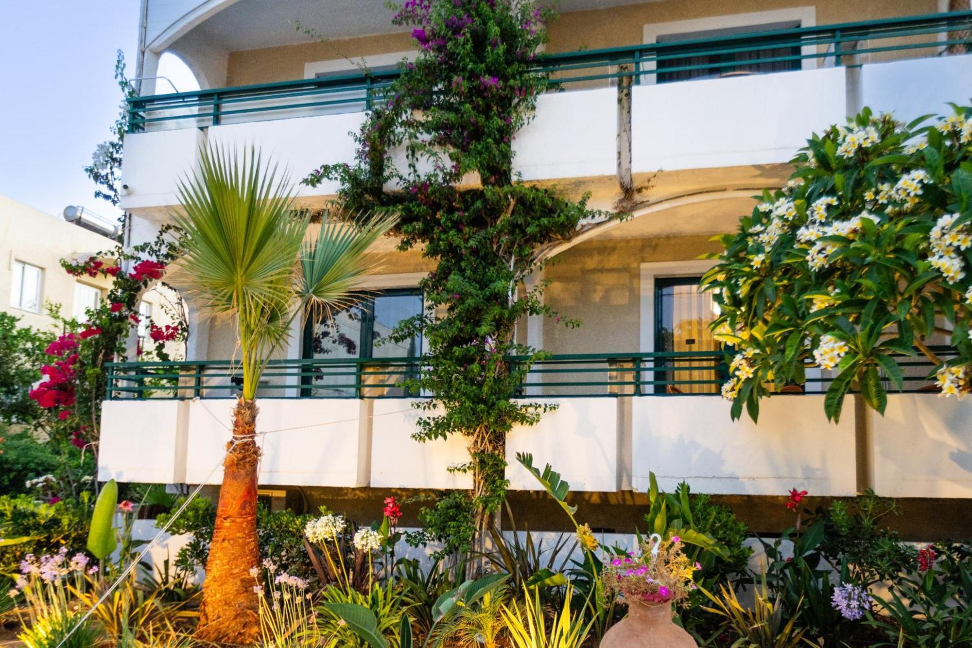 Trefon Hotel Apartments And Family Suites Платанес Екстериор снимка