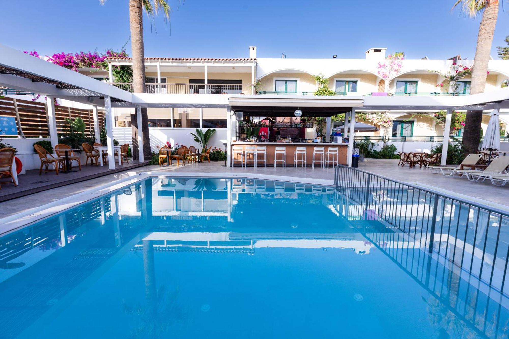 Trefon Hotel Apartments And Family Suites Платанес Екстериор снимка