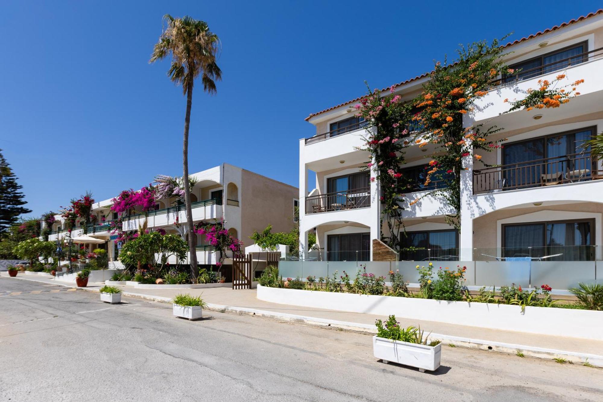 Trefon Hotel Apartments And Family Suites Платанес Екстериор снимка