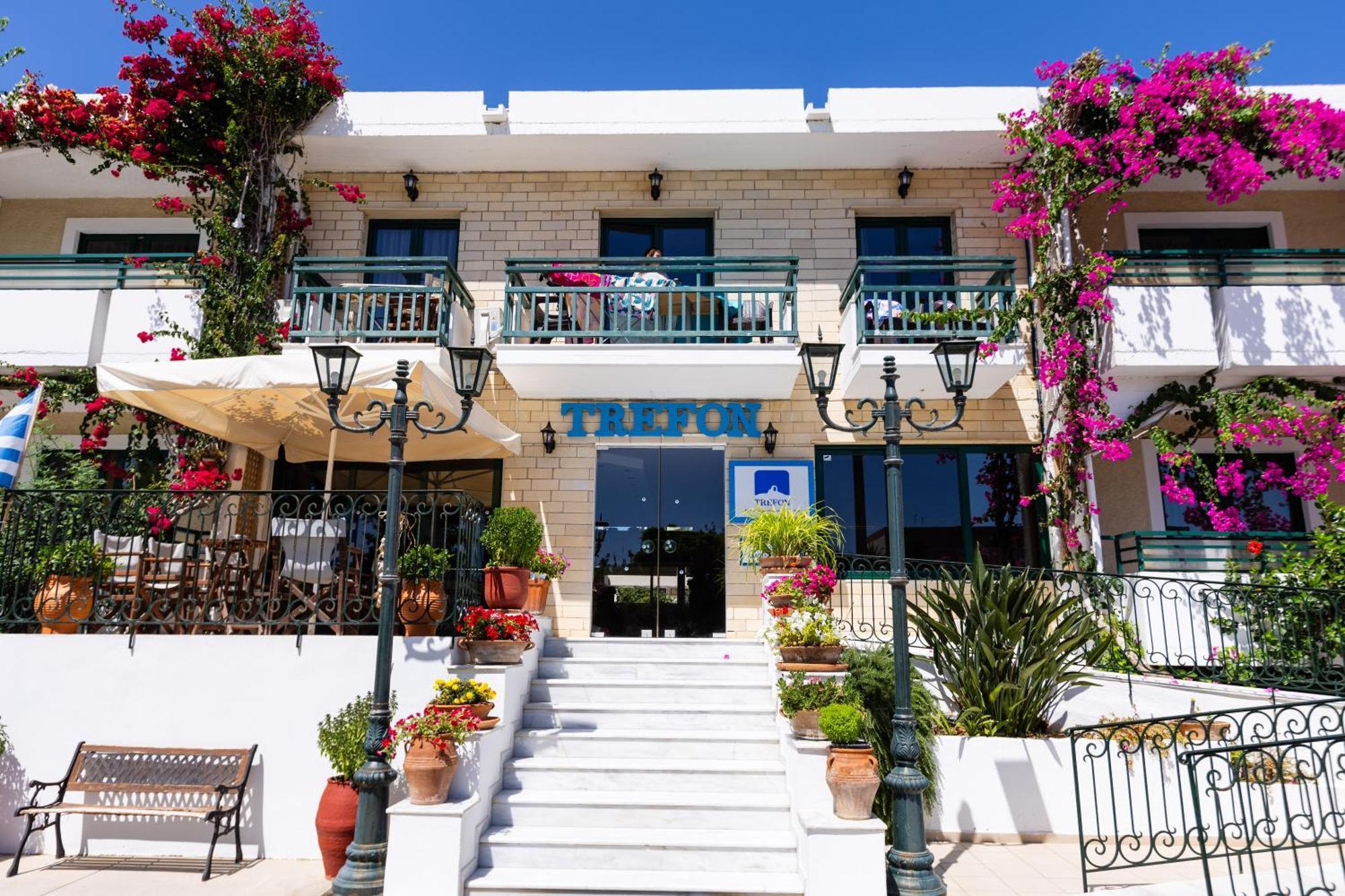Trefon Hotel Apartments And Family Suites Платанес Екстериор снимка