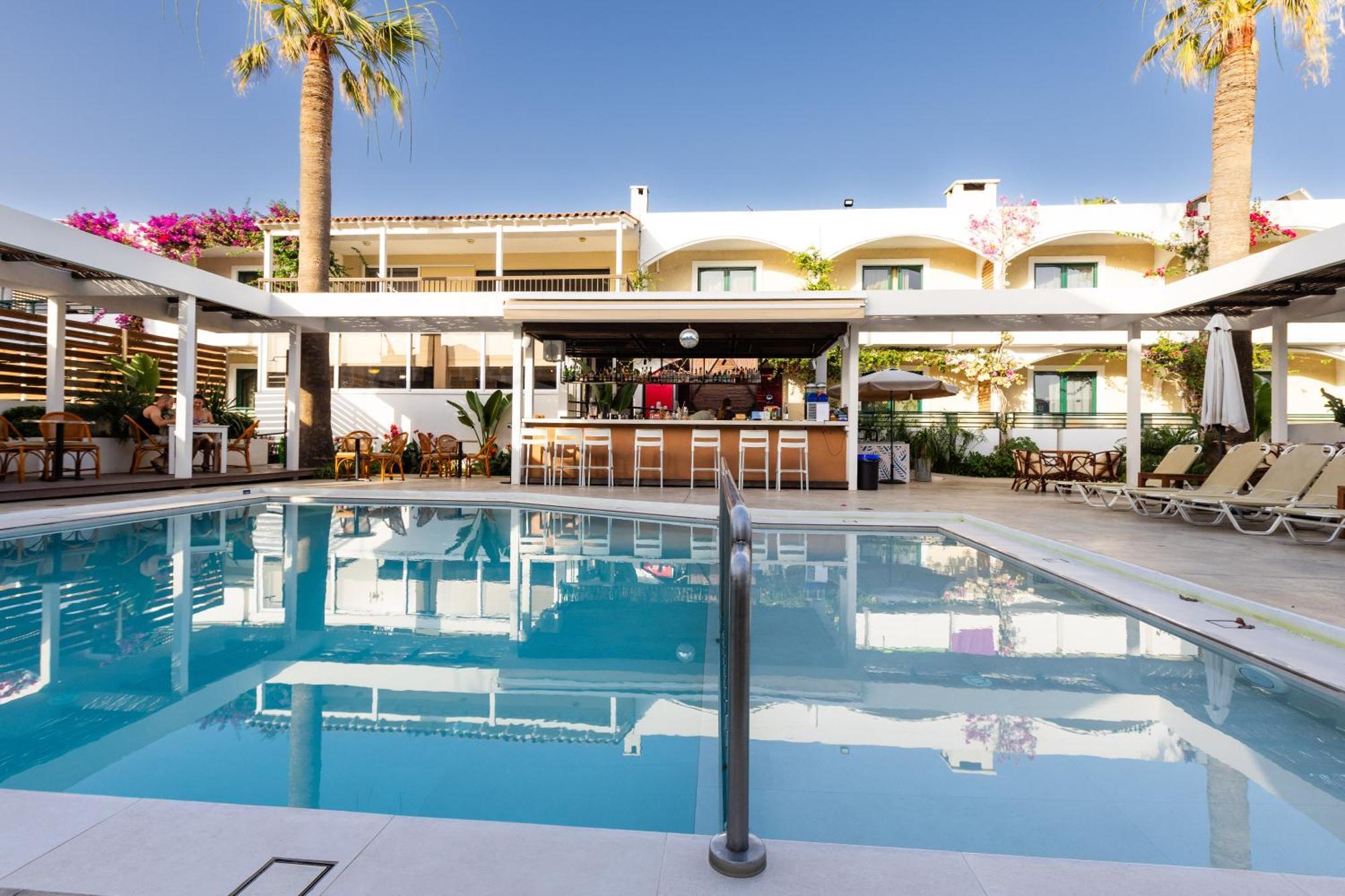 Trefon Hotel Apartments And Family Suites Платанес Екстериор снимка