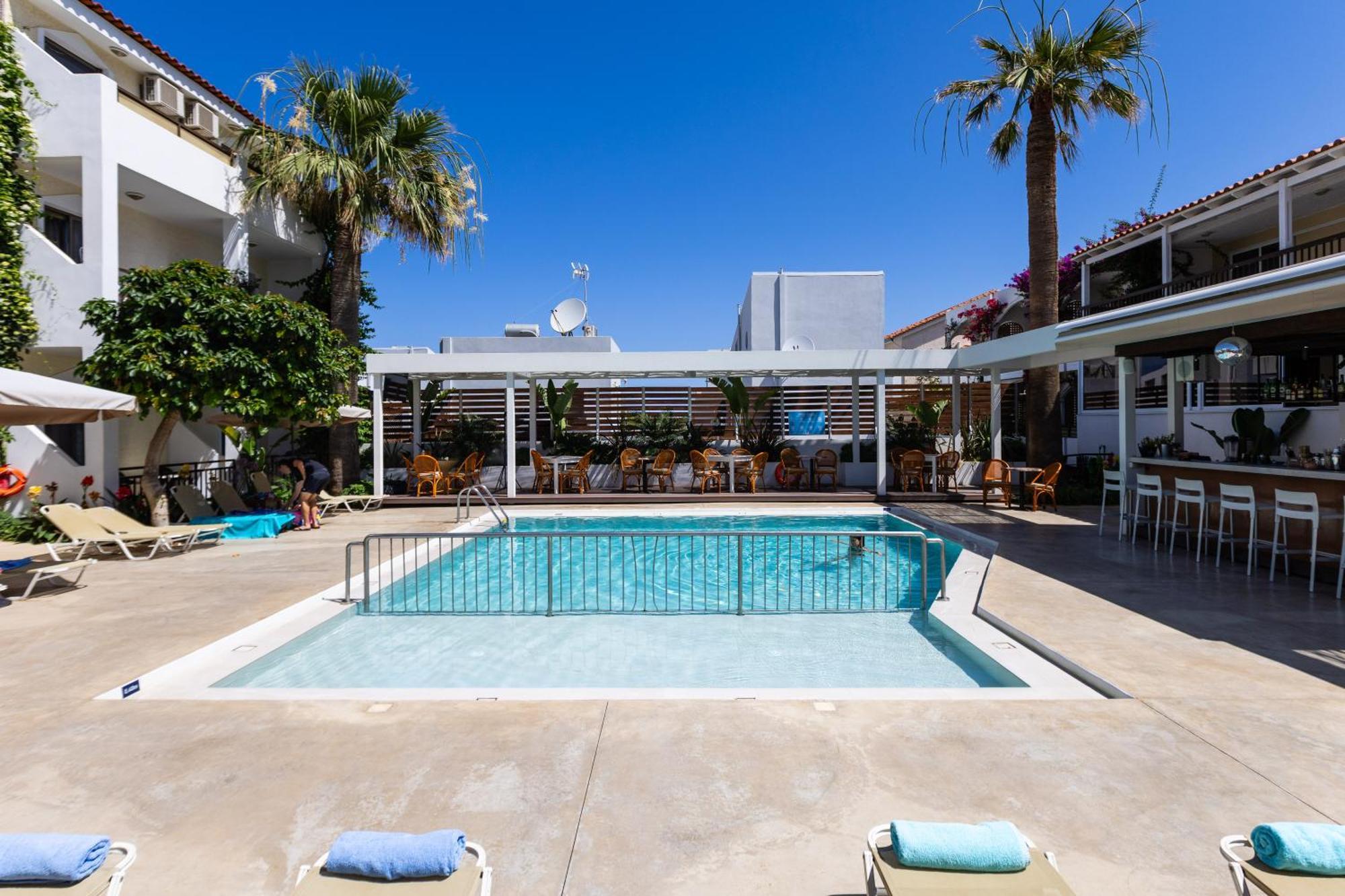 Trefon Hotel Apartments And Family Suites Платанес Екстериор снимка